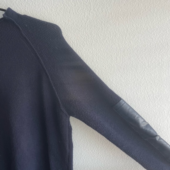 sweater - Picture 3 of 3